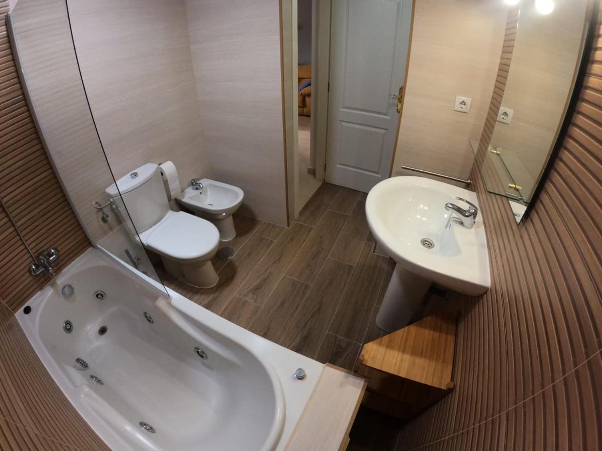 Апартаменти Faro12 Playa & Piscina & Parking Privado Бенальмадена Екстер'єр фото
